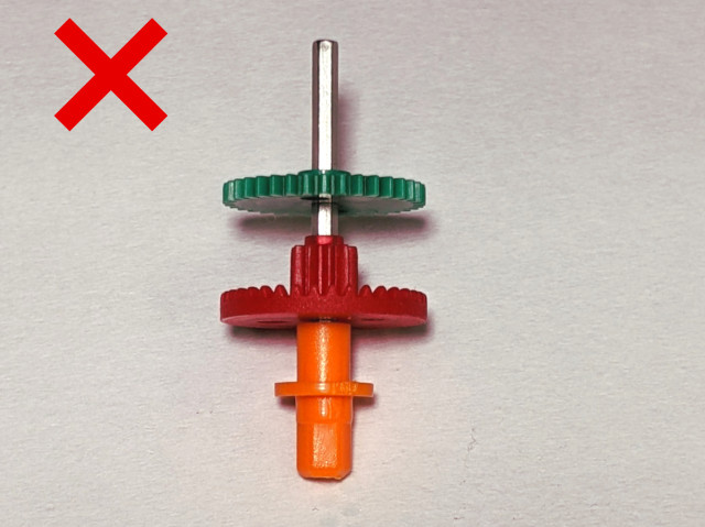 ロボビット（JS-6216）で、ギアシャフトのギア（緑）とギア（オレンジ