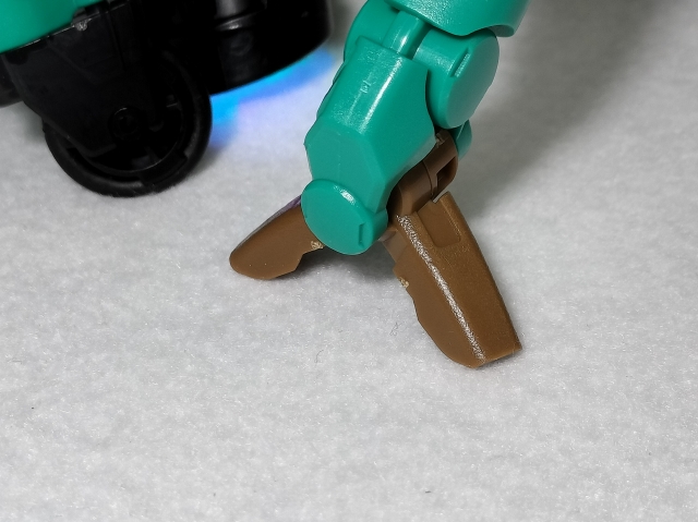 MR-9136_足先OK.jpg